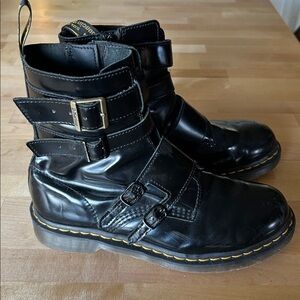 Dr. Martens Black Blake II